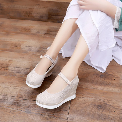 春季新款古风鞋子女汉服鞋复古老北京布鞋古装绣花鞋高跟坡跟单鞋