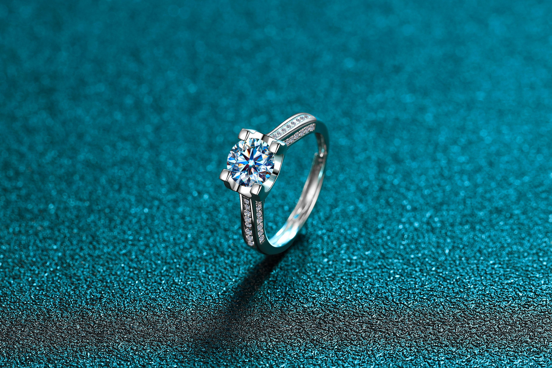 s925银经典牛头戒指时尚情侣四爪白金钻戒抖音直播同款牛角开口戒