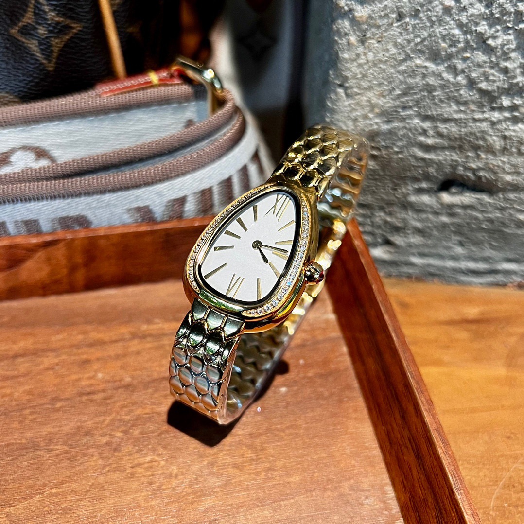 宝家蛇表bv蛇形手镯表冰冰同款手表女外贸爆款小众轻奢女表精钢