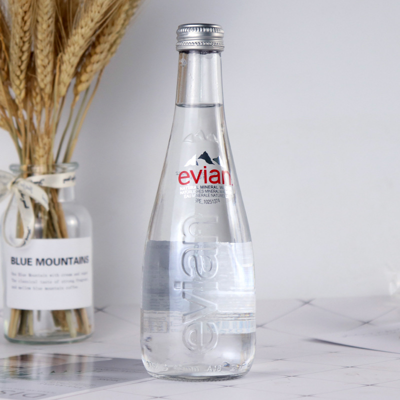 法国天然矿泉水330ml整箱20瓶小瓶天然弱碱性进口矿泉水