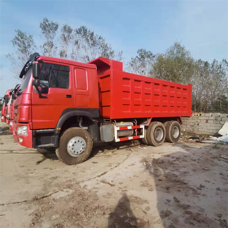 中国重汽 卡车出口 豪沃前四后八自卸车371自卸车 翻斗车