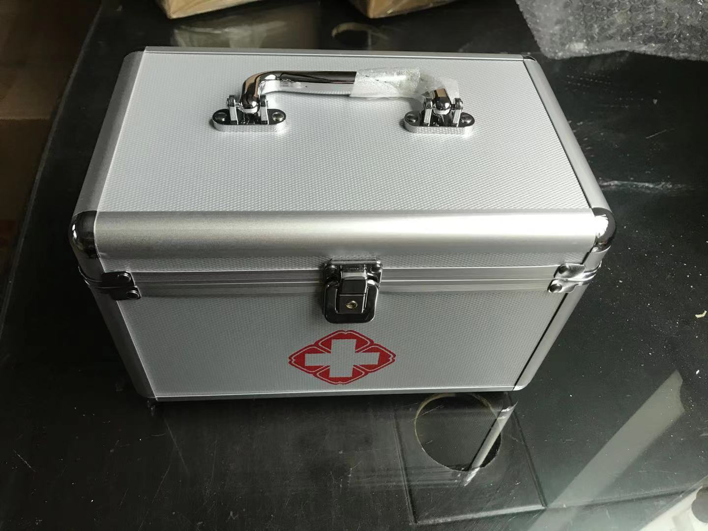 现货家用医药箱铝合金药箱大号手提医疗箱家庭企业药品收纳箱