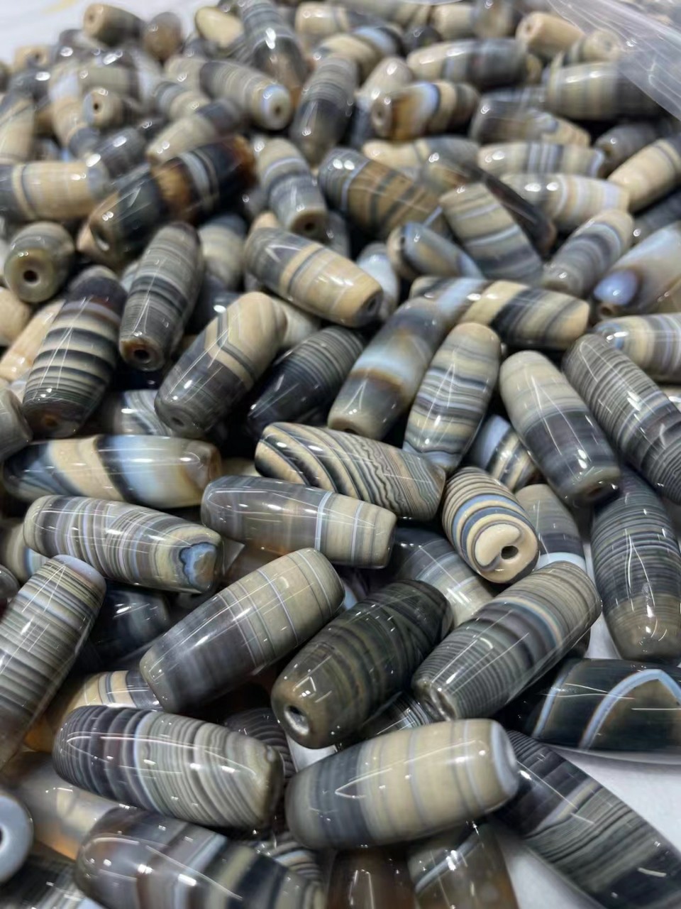 蓝沁古旧质色漂亮迷人条纹缠丝玛瑙天珠风化细腻老气古旧散装aqx8