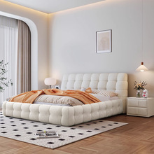 法式现代简约轻奢奶油风羊羔绒棉花糖主卧室布艺软包白色双人大床