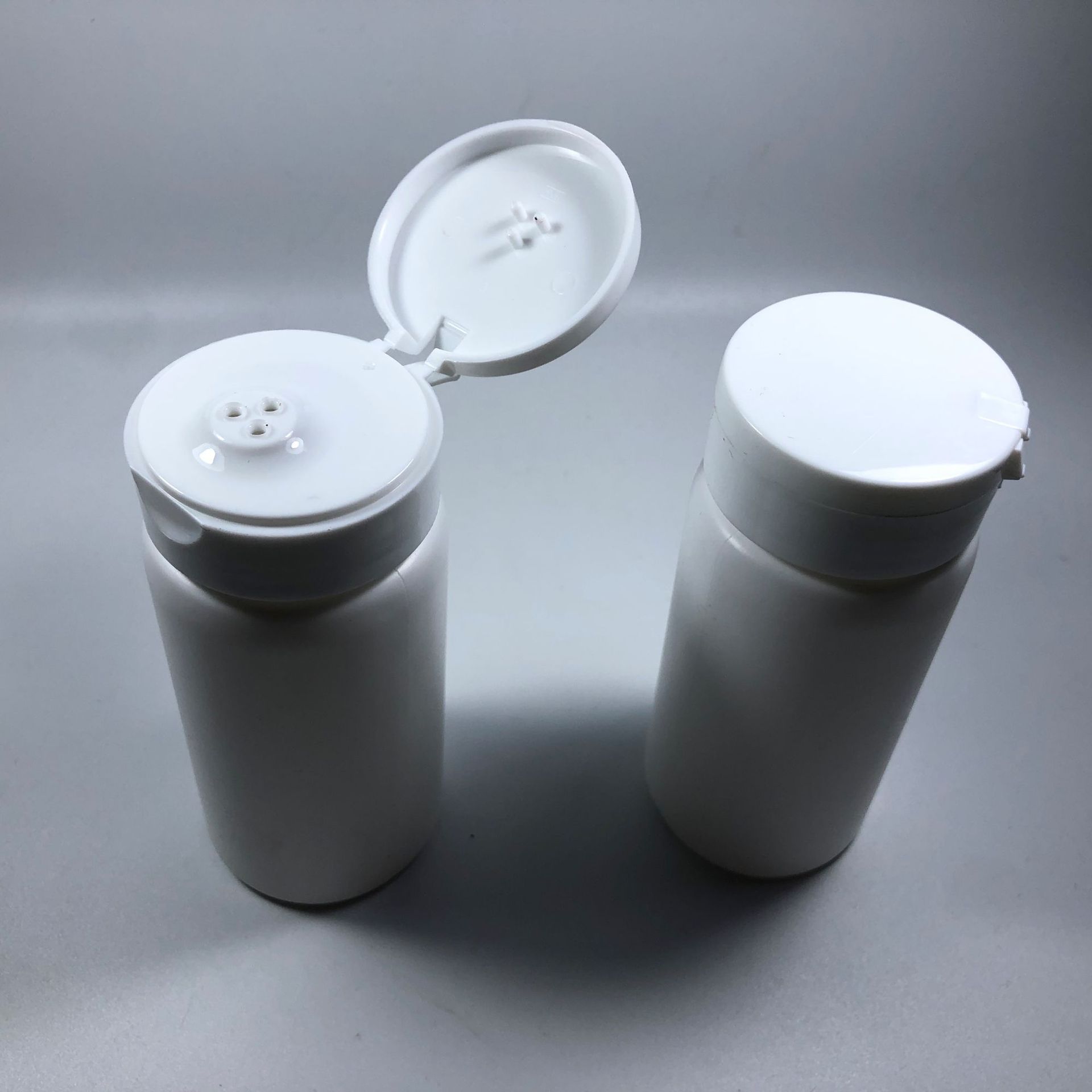 厂家批发hdpe 140ml痱子粉瓶 烧烤调味粉瓶 三出孔粉末瓶-阿里巴巴
