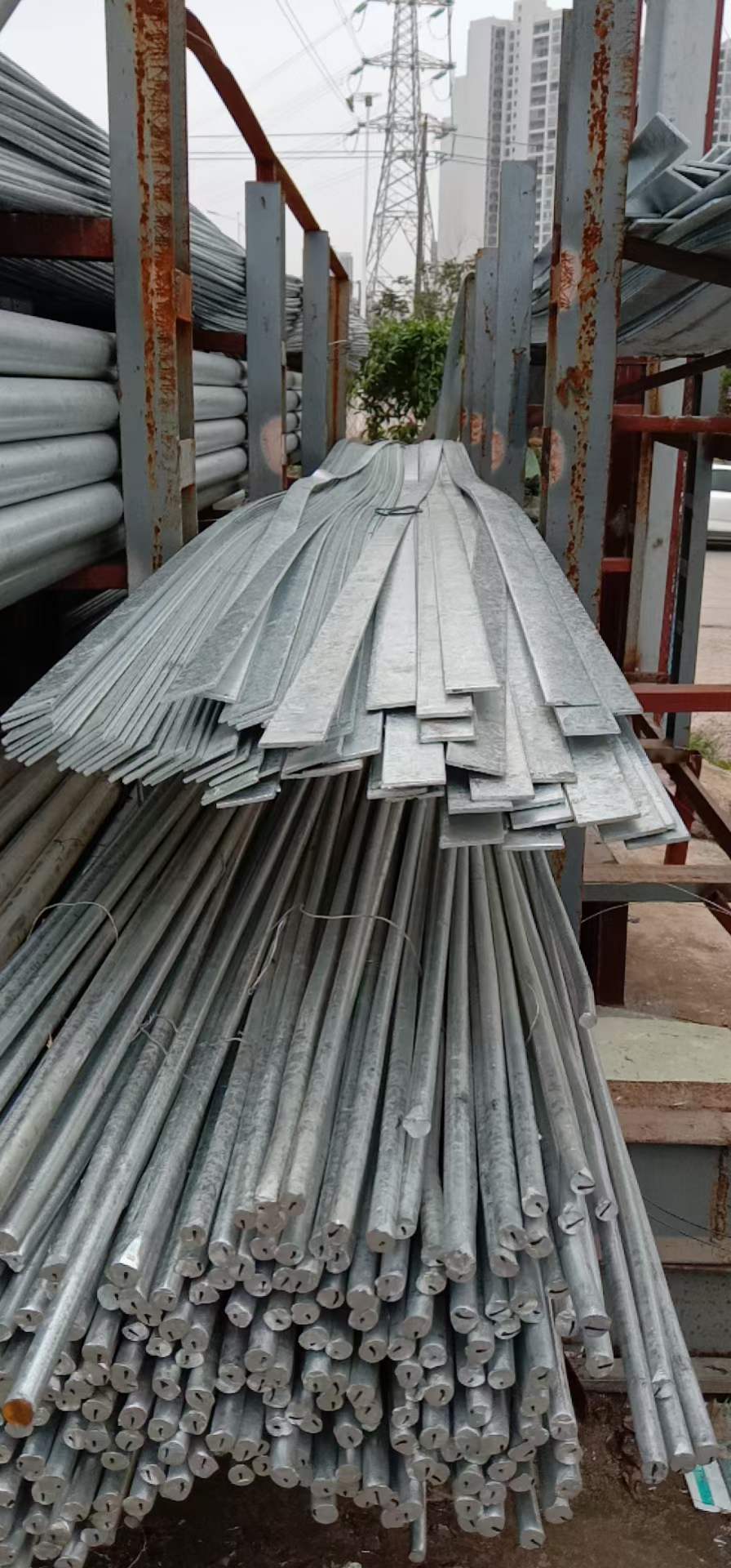 佛山热轧扁铁 防雷冷拉扁钢 科切割冲孔40*4镀锌扁钢 黑料扁钢