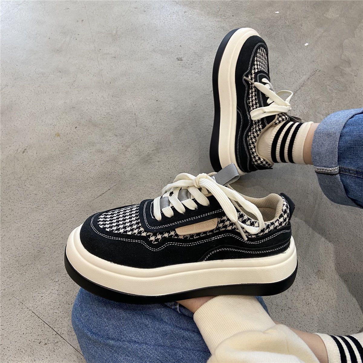 2022冬季千鸟格厚底面包鞋女显瘦增高帆布运动大头松糕鞋学生板鞋