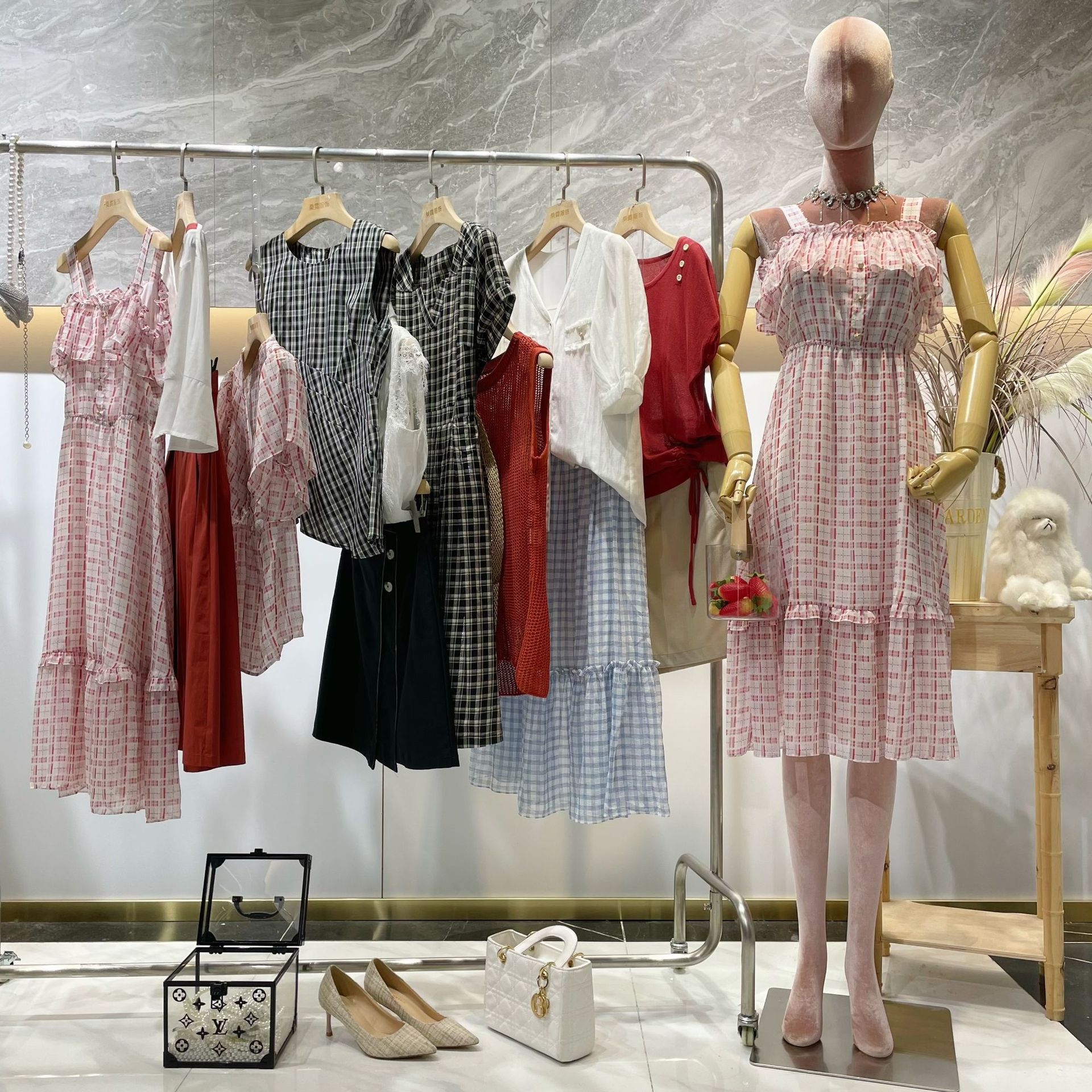 欧韩风精品女装韩宜22夏季新款品牌女装折扣批发专柜正品库存走份