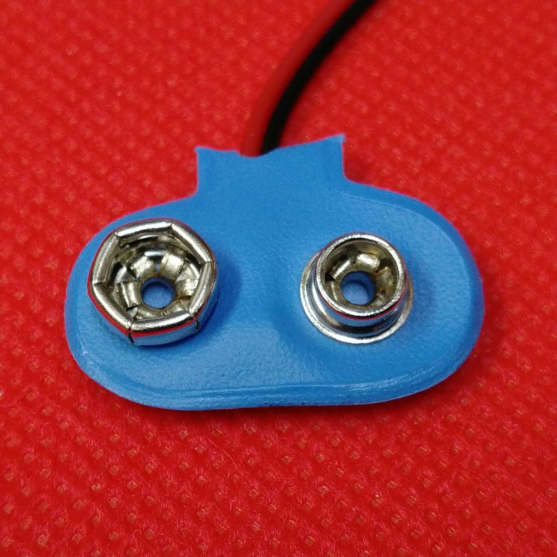 厂价直销9v蓝皮t型电池扣 五金电池扣9v电池正负极连接线9v电池帽