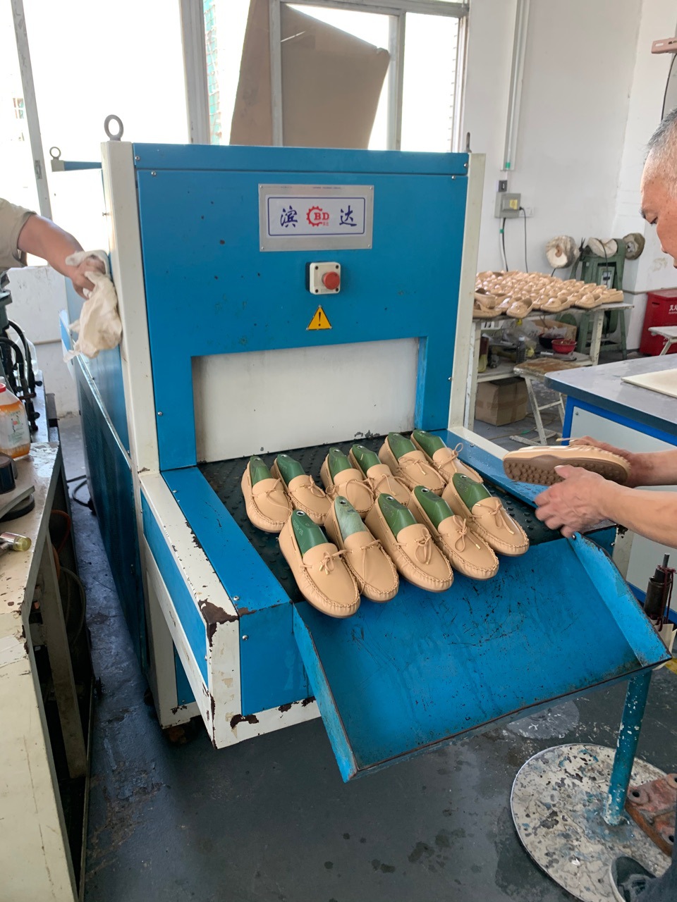 二手鞋机流水线