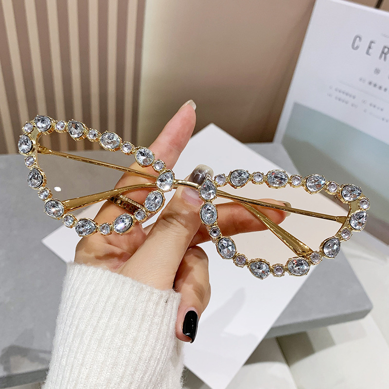 New European and American Cat Glasses Oversized Rhinestone Sunglasses Personality Trend Retro Diamond Metal Sunglasses Cross-Border Wholesale