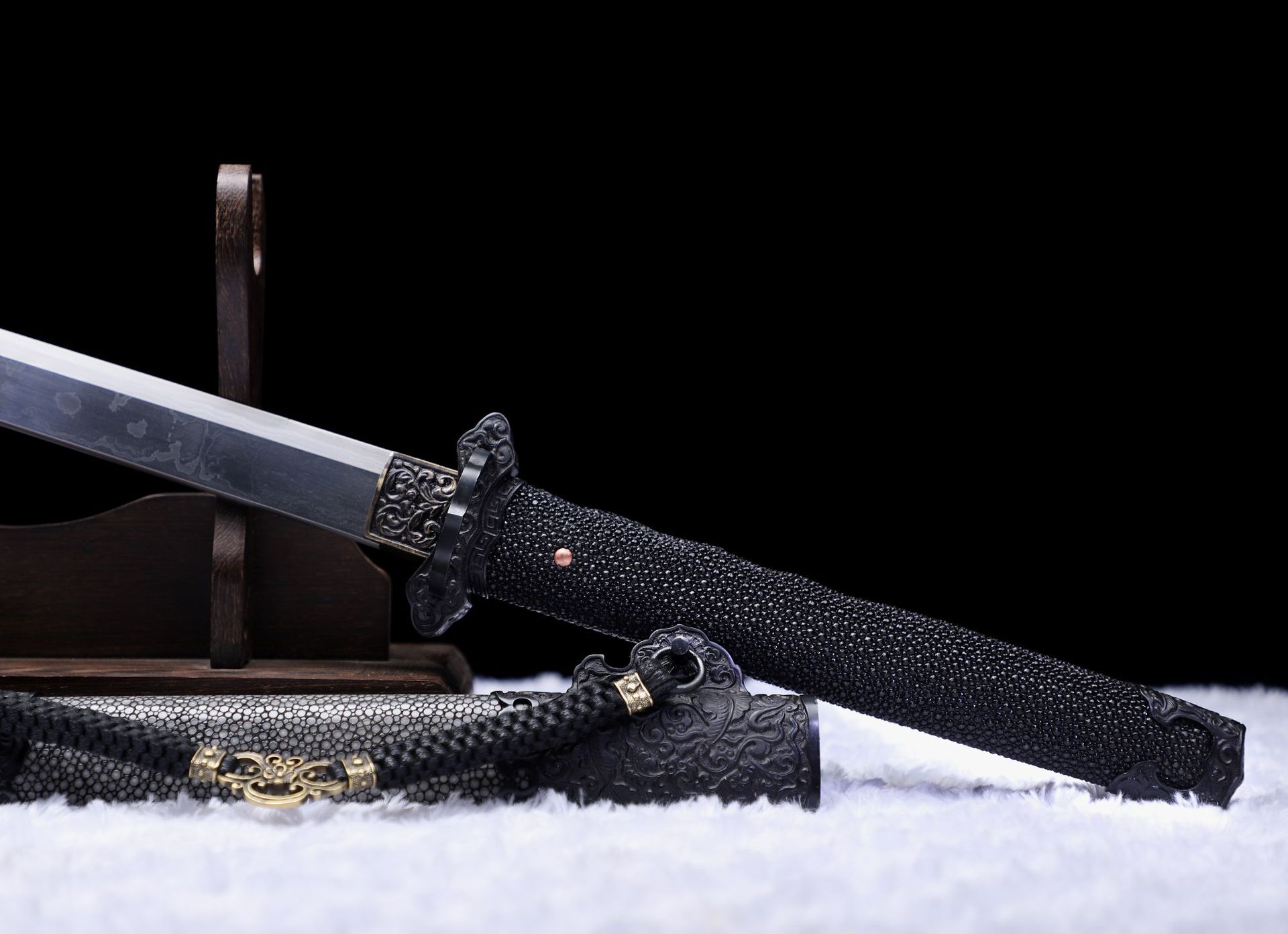 龙泉市刀剑毛铁草钢传统唐横刀一体夹钢收藏宝剑防身冷兵器未开刃