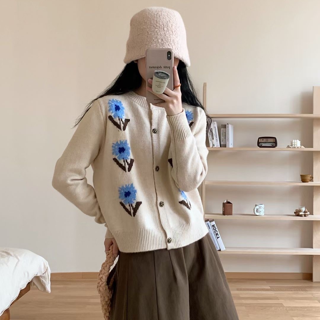 韩系小清新减龄花朵针织衫开衫女秋冬新款设计感洋气毛衣外套女