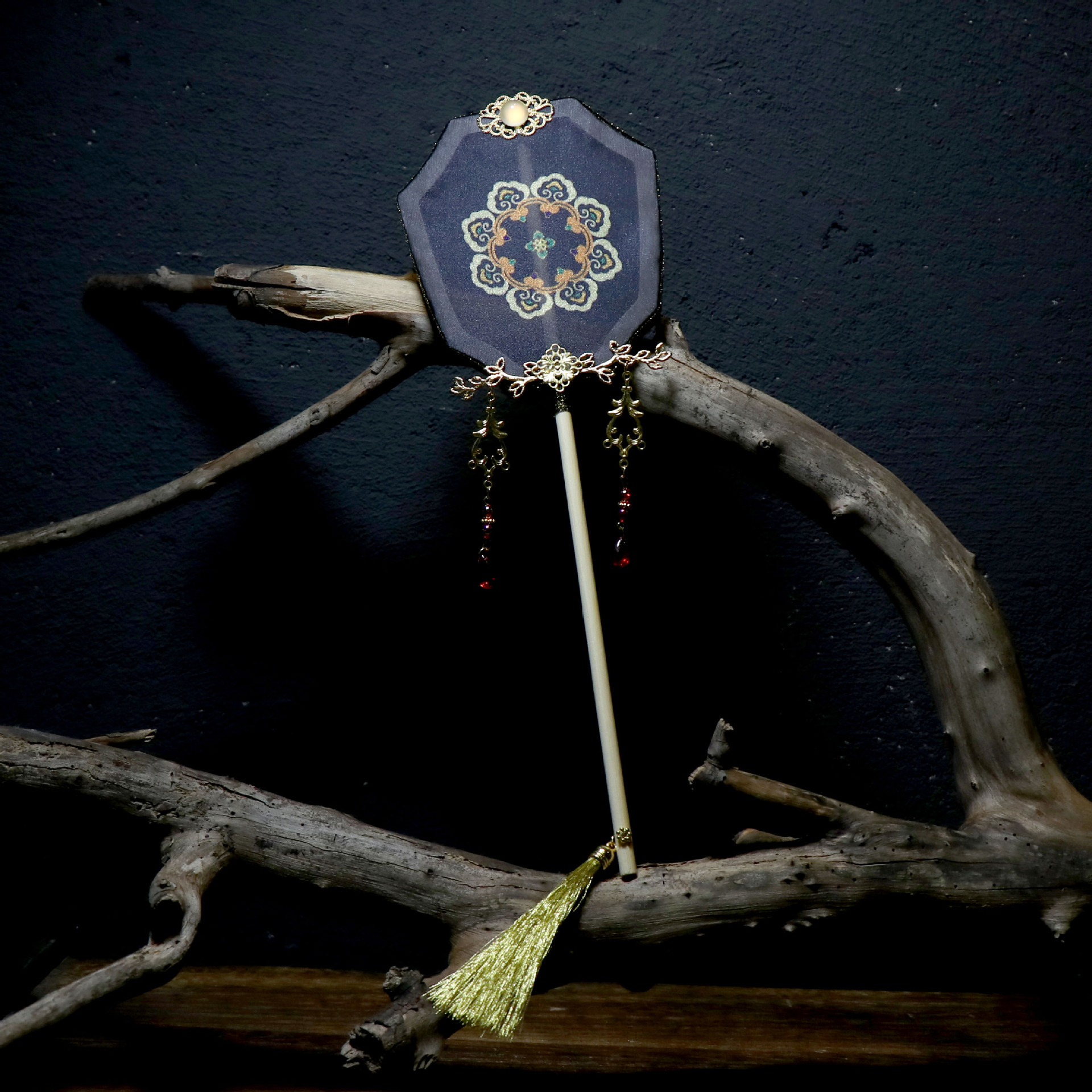 贰玥新品团扇袒领汉服配饰古装扇子拍摄道具儿童异性扇【敦煌】