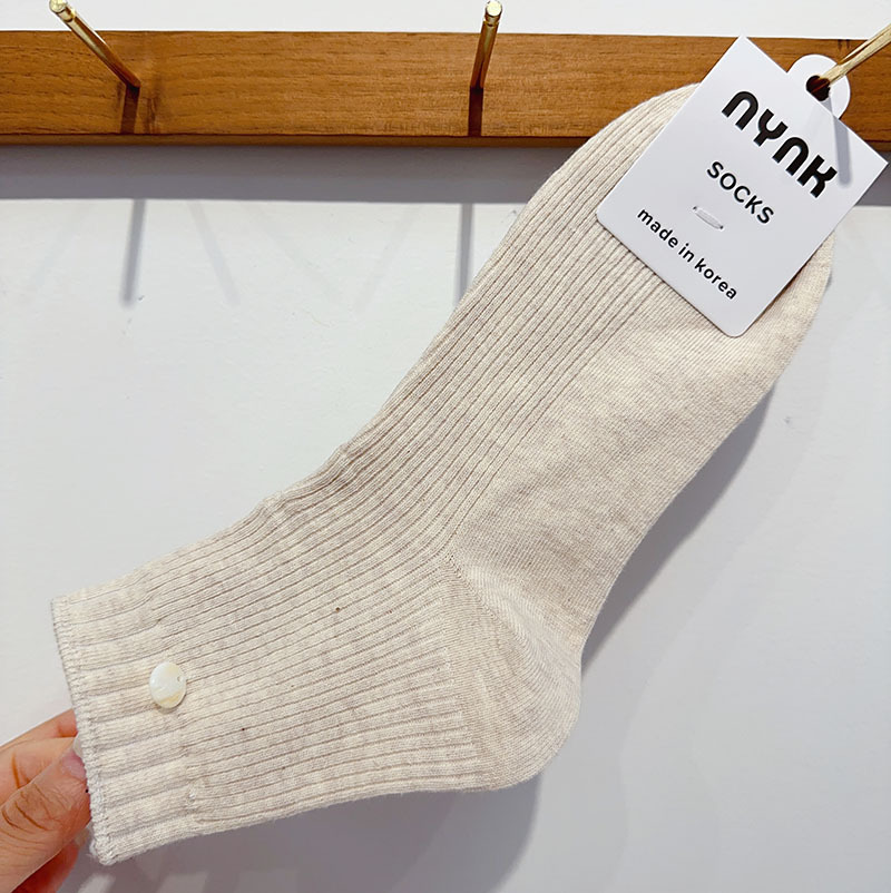 [Socks Sewing Buttons] Korean Dongdaemun Socks Comfortable Fashion Ladies Middle Tube Cotton Socks Simple