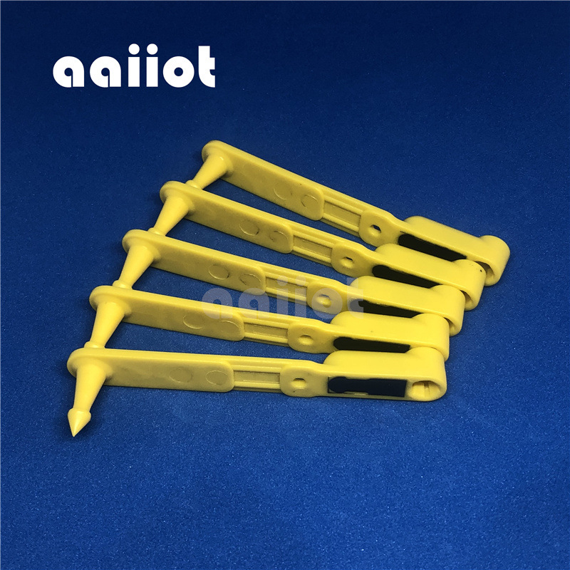 一体式羊用电子耳标超高频远距离读耳朵标签tpu整体注塑防疫耳标