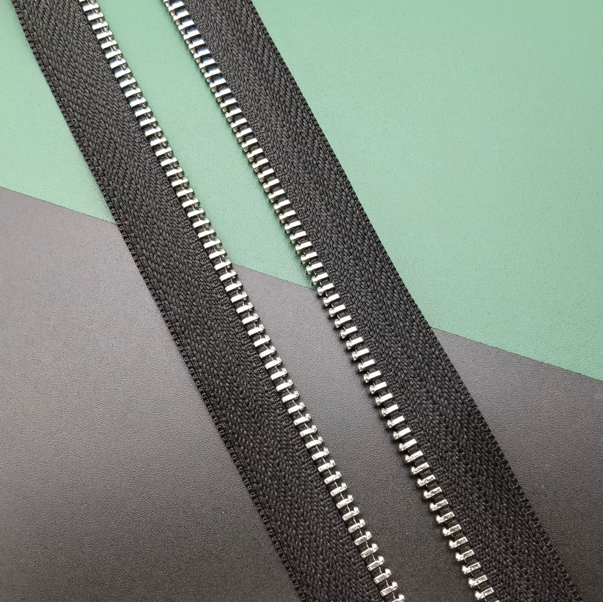 5号y牙拉链银齿开尾 现货批发金属拉链 皮衣服装夹克新钛合金拉链