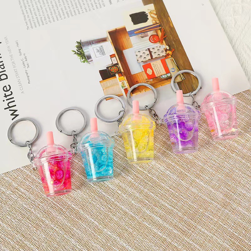 网红吸管杯钥匙扣挂件仿真学生情侣包包饰品地摊玩具活动礼品批发