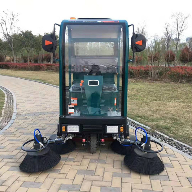 奥莱小型驾驶式电动扫地车 装载改装清扫车 低噪音电动扫地车