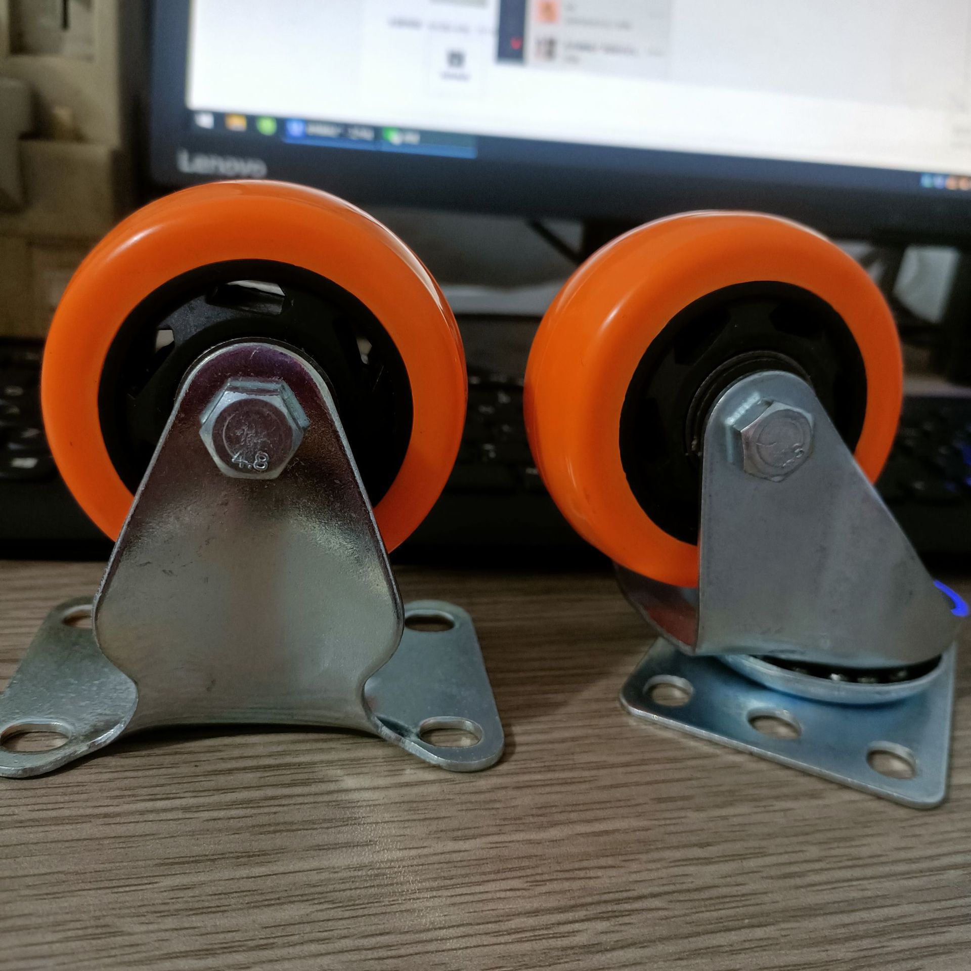 4.5寸黑心黄皮聚氨酯pu轮万向刹车 手推车小轮子放