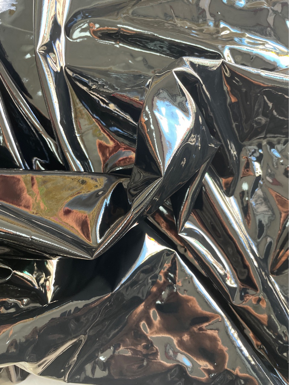 5厚毛底牛奶丝四面弹镜面皮革面料 柔软弹力紧身衣亮面皮料