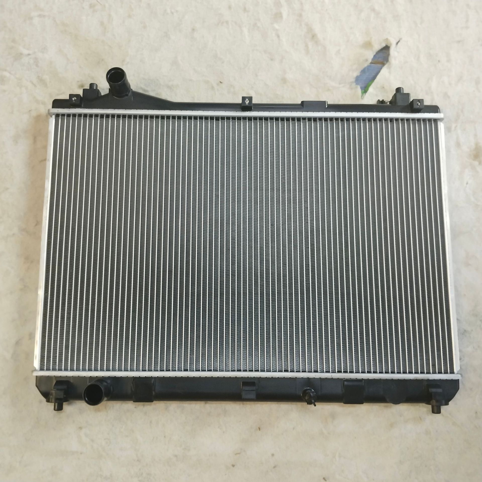 厂家直供适用于escudo 16400-65j20/65j20a00汽车水箱散热器热卖