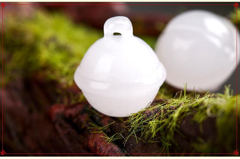 新疆天然白玉铃铛雕刻玉铃铛配件白玉小铃铛手链佛珠吊坠配饰批发