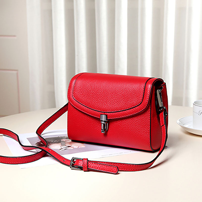 新款时尚软头层牛皮斜挎包女小众设计感 网红韩版真皮小方包bags