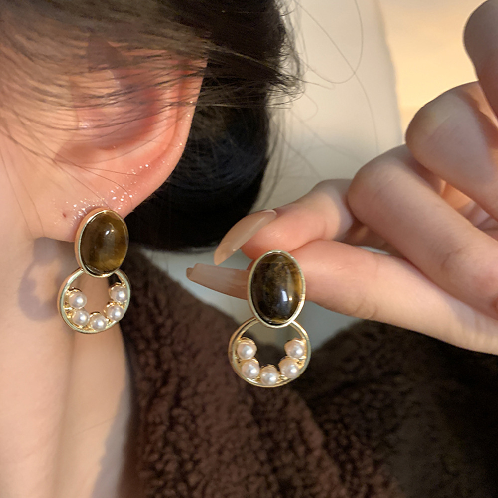 Maillard French Pearl Earrings Female Temperament Special Interest Light Luxury High Sense Earrings 2024 New Online Influencer Earrings