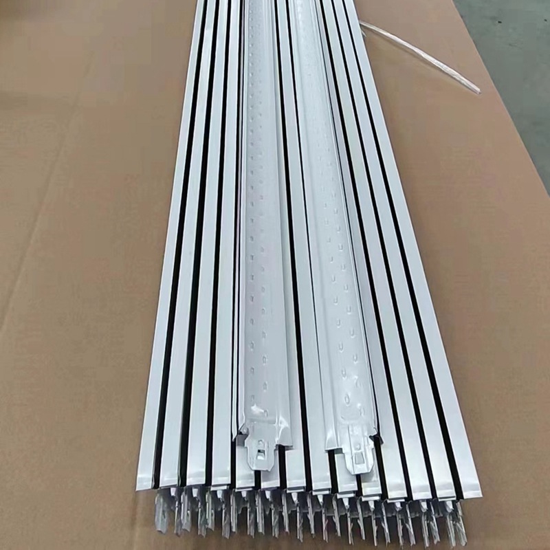 平面烤漆龙骨 t型平面烤漆龙骨厂家t型天花吊顶建材轻钢龙骨定制