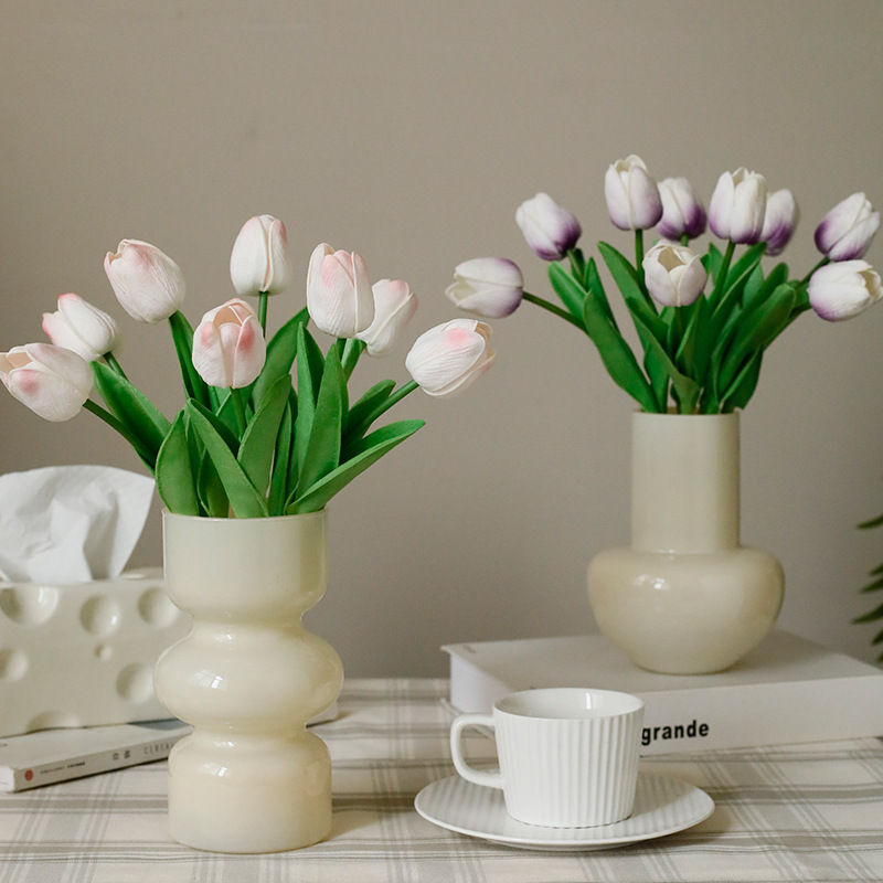 Cross-Border New Home Decoration Single Hand-Feel Pu Mini Tulip Artificial Flower Props Photography Fake Flower Wholesale