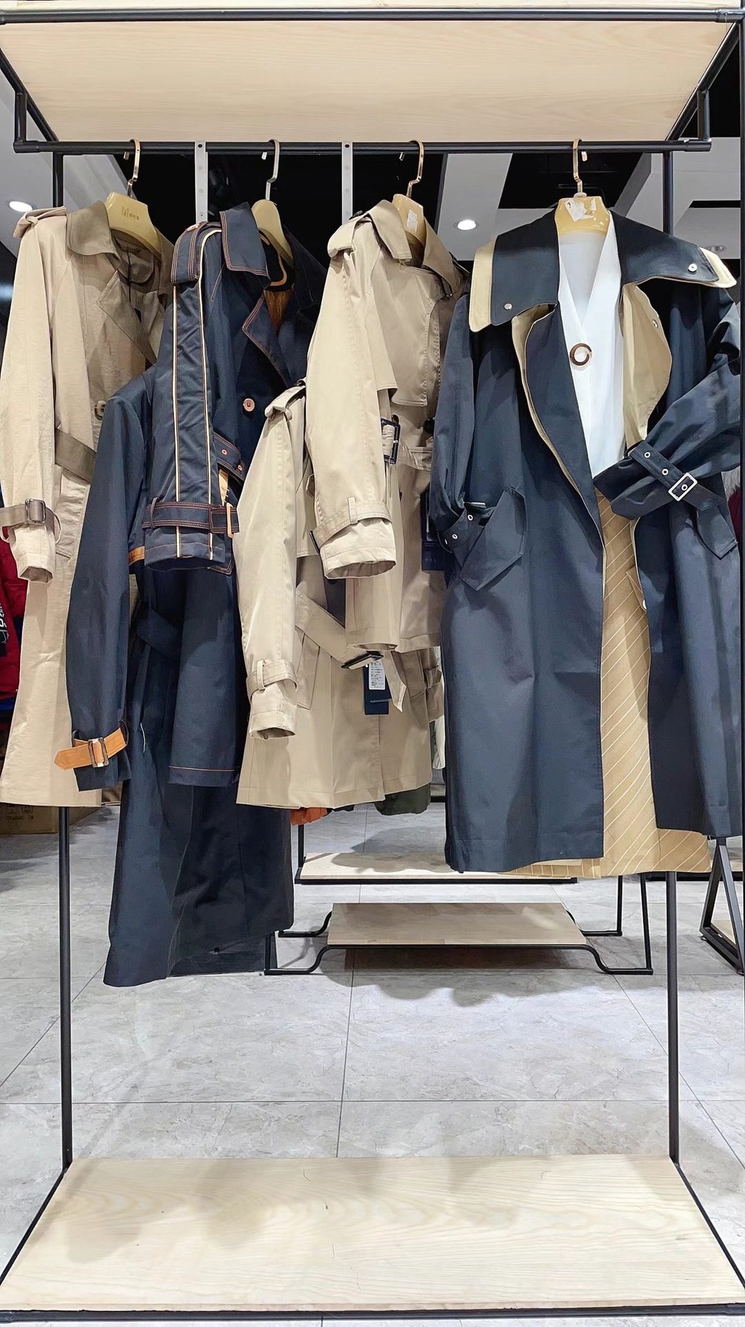 mili设计师风衣外套高端品牌女装折扣批发深圳南油女装西装尾货