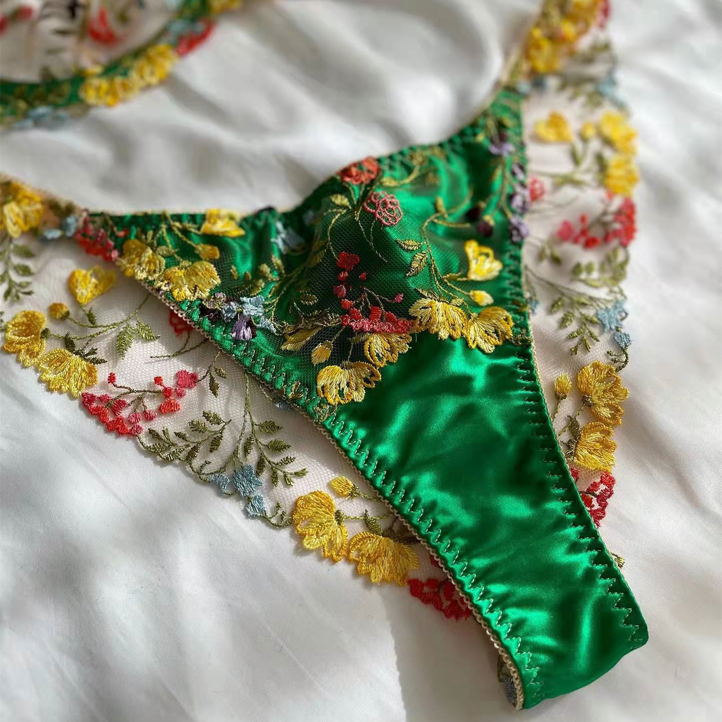 European and American Underwear Summer Beautiful Idyllic Small Floral Color Matching Bra Briefs with Steel Ring Sexy Sexy Suit Women