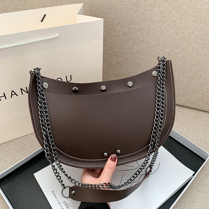 Small Bag Women's Bag 2021 New Fashion Fashion Chain Shoulder Underarm Bag Retro Textured Crossbody Rivet Saddle Bag