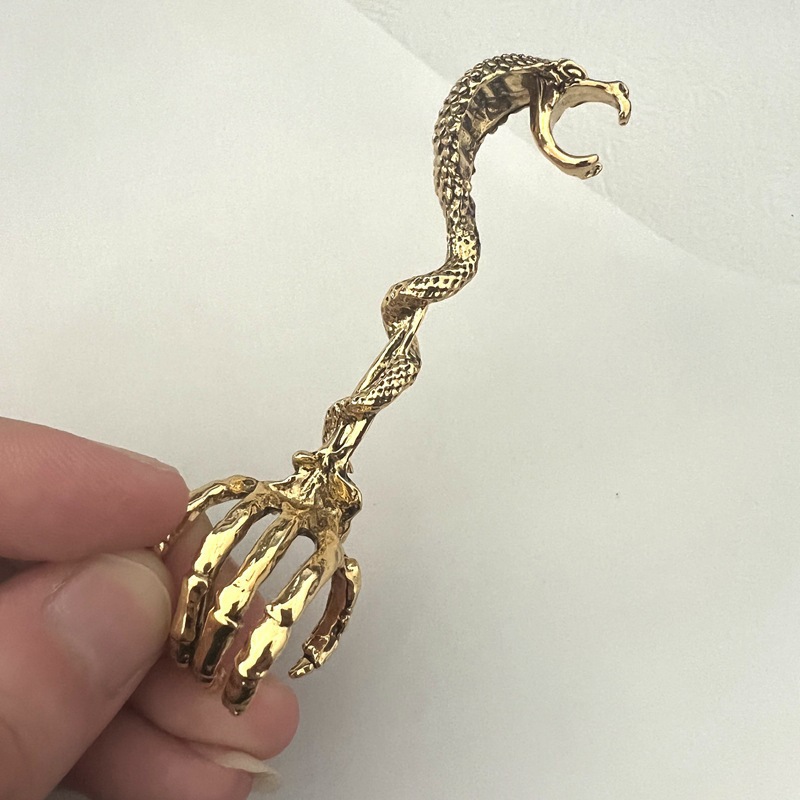 ins潮人嘻哈创意烟夹指环烟托霸气龙形别具一格个性别克风大气戒