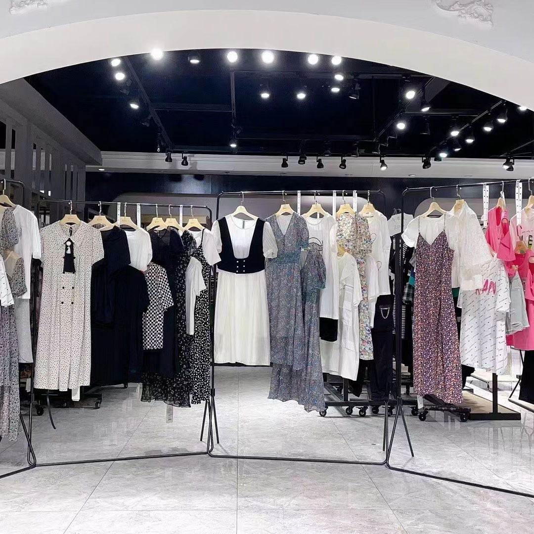 品牌专柜商场撤柜布卡慕尚剪标折扣女装档口清仓实体直播一手货源