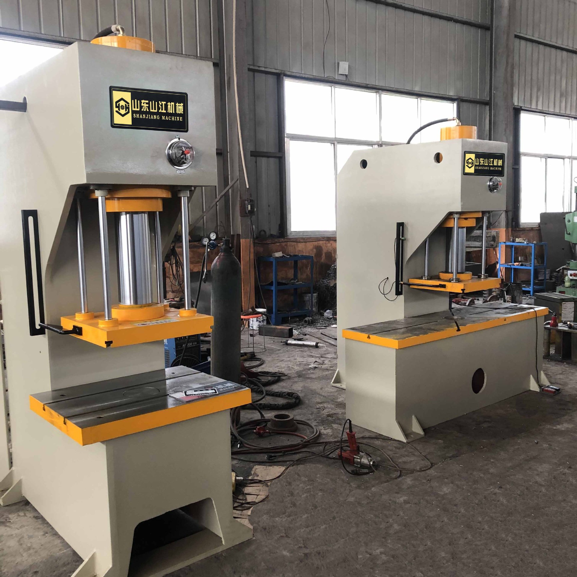 80吨圆钢校直液压机 单柱整形油压机 长工作台100吨单臂压力机