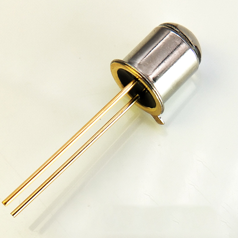 720nm红外ledto-5发光二极管 2pin直插1000mwled灯珠红外线发射管-阿