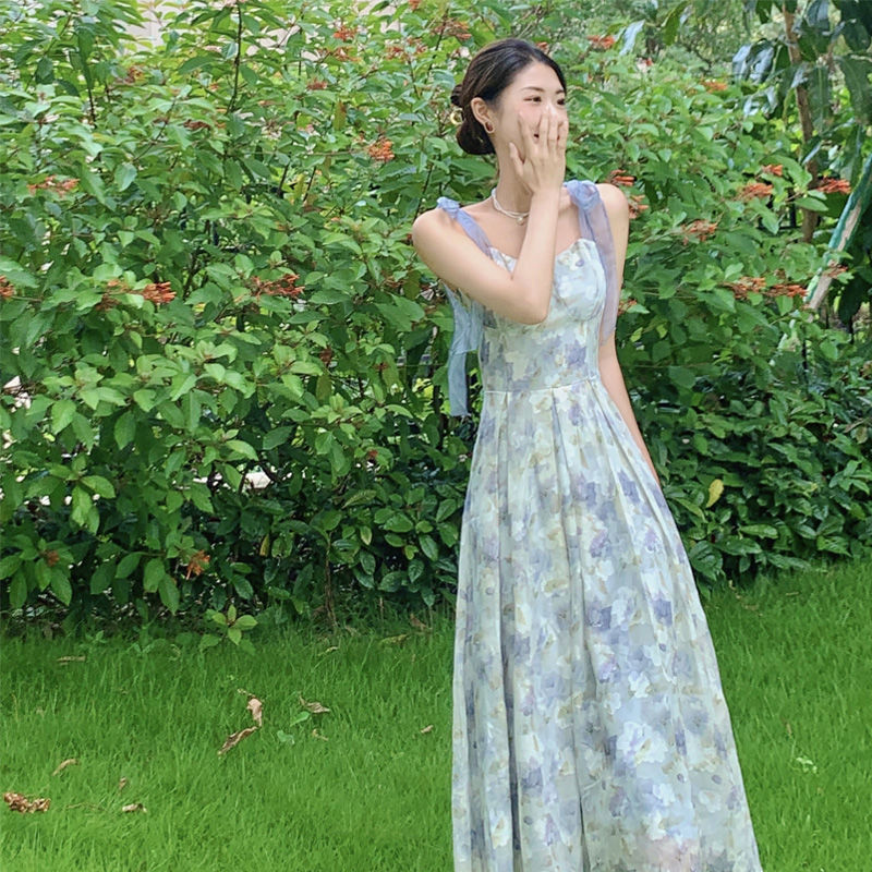 吊带碎花连衣裙女夏季新款法式小众油画风超仙森系初恋收腰长裙子