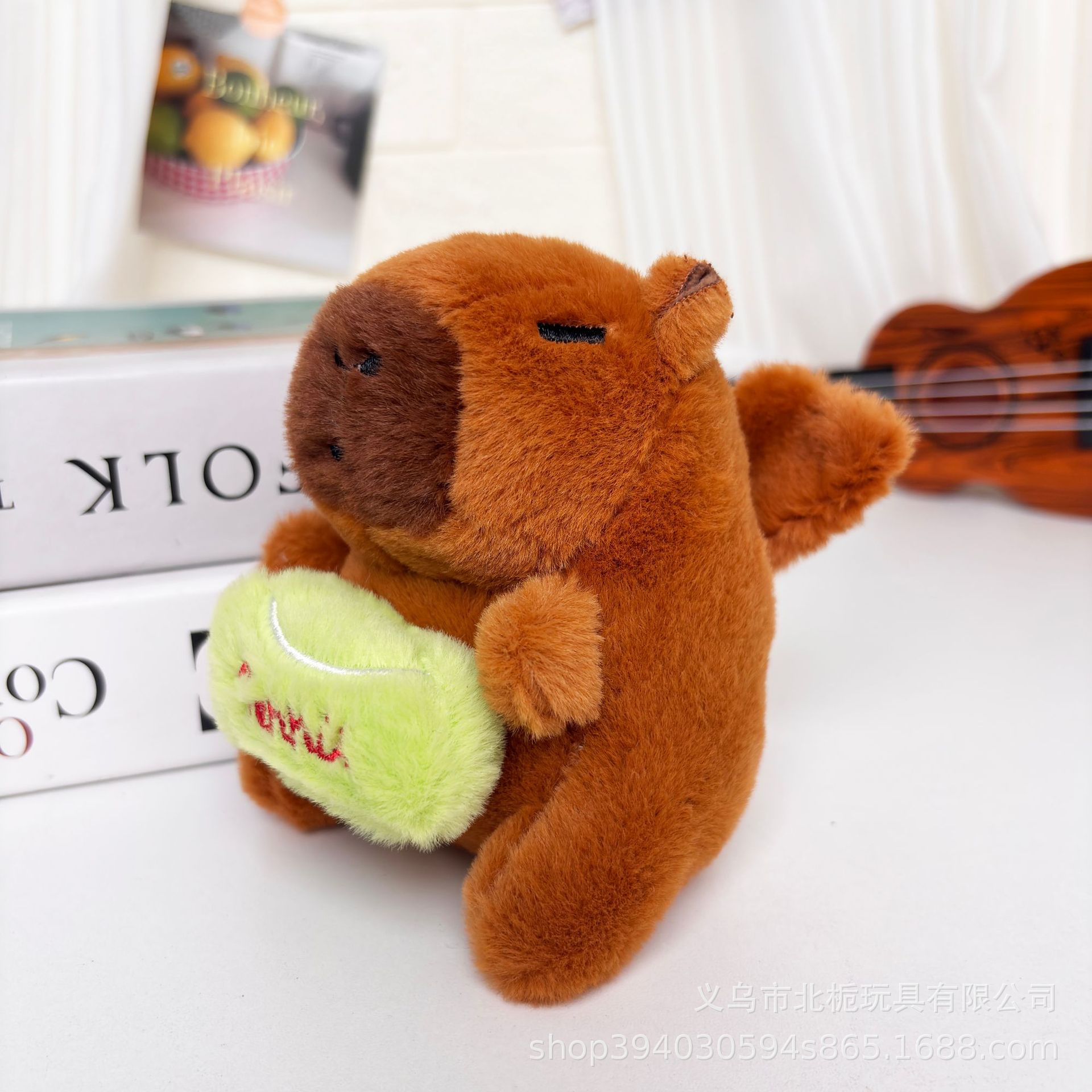 卡皮巴拉毛绒公仔趴趴圈少女幼儿童玩具水豚啪啪圈玩偶手环小学生