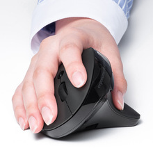 日本sanwa垂直鼠标蓝牙鼠标无线静音设计人体工学程设计充电滑鼠