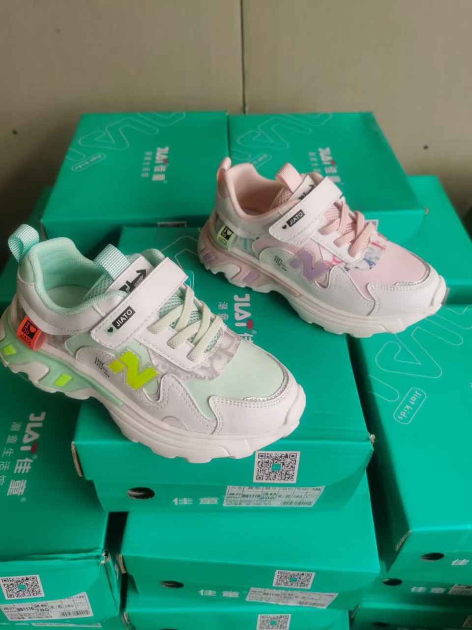 佳童童鞋特价秋季小童魔术贴现货透气女运动休闲童鞋板鞋