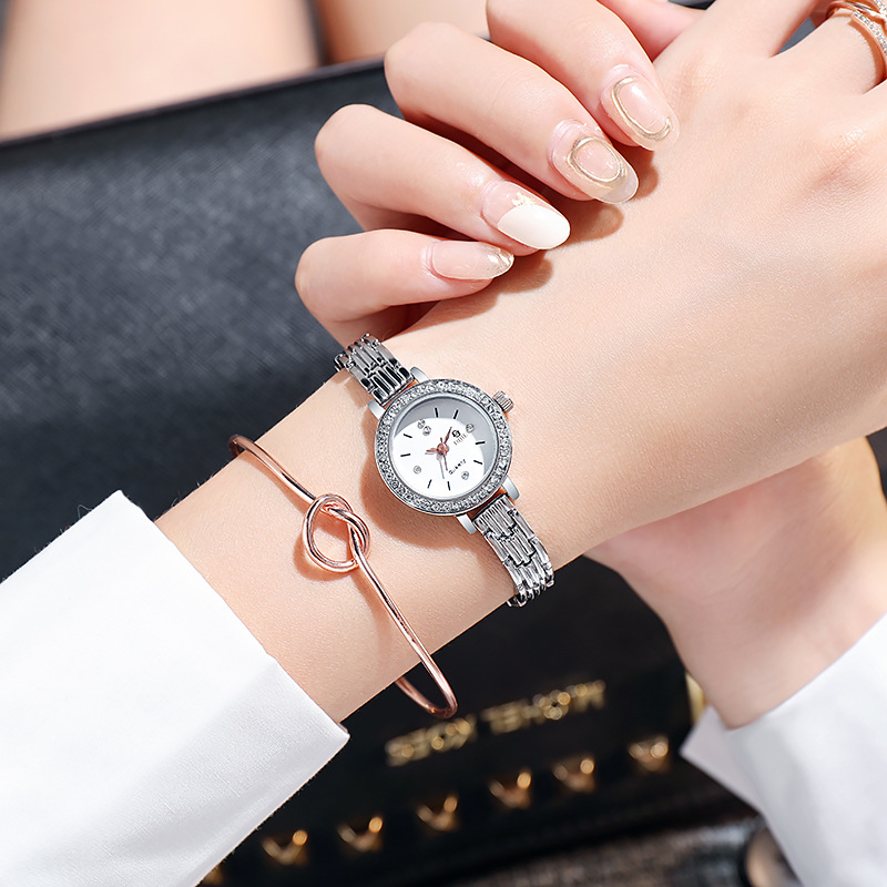 手表女学生简约ins风时尚小贝壳手链表女士百搭石英表细表带手表