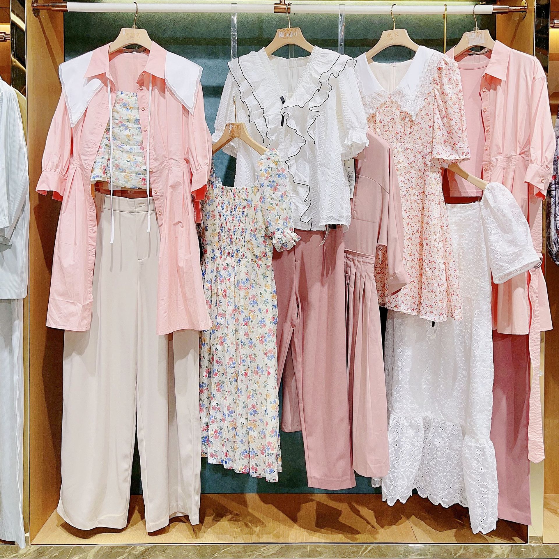 摩凡24夏装专柜撤柜女装品牌折扣批发广州石井尾货走份拿货源正品