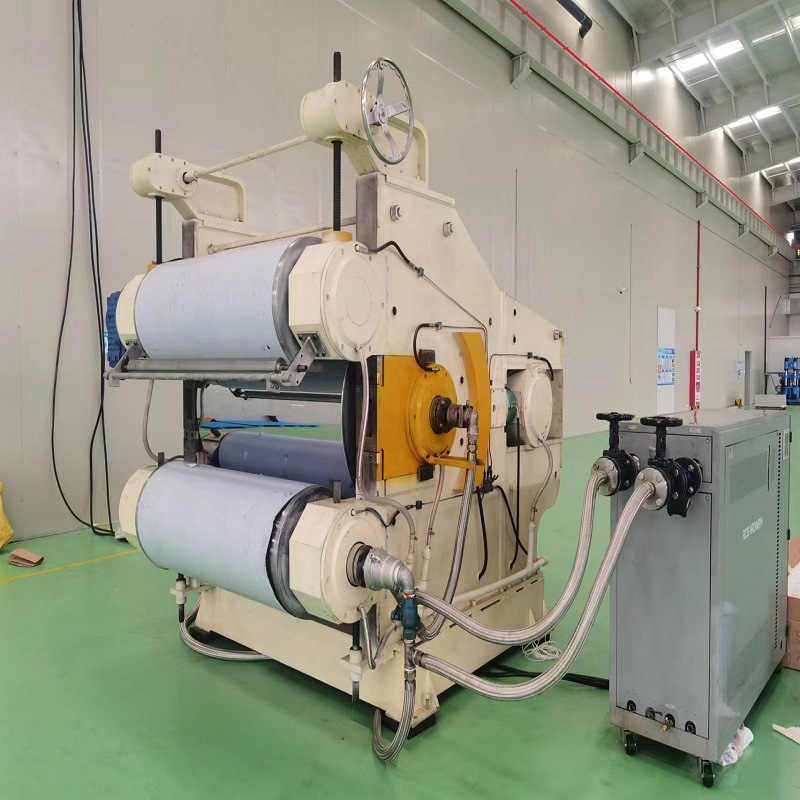 平胶带鼓式硫化机