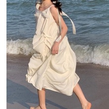 沙滩裙法式小个子新款连衣裙高级感温柔度假沙滩褶皱吊带长裙夏