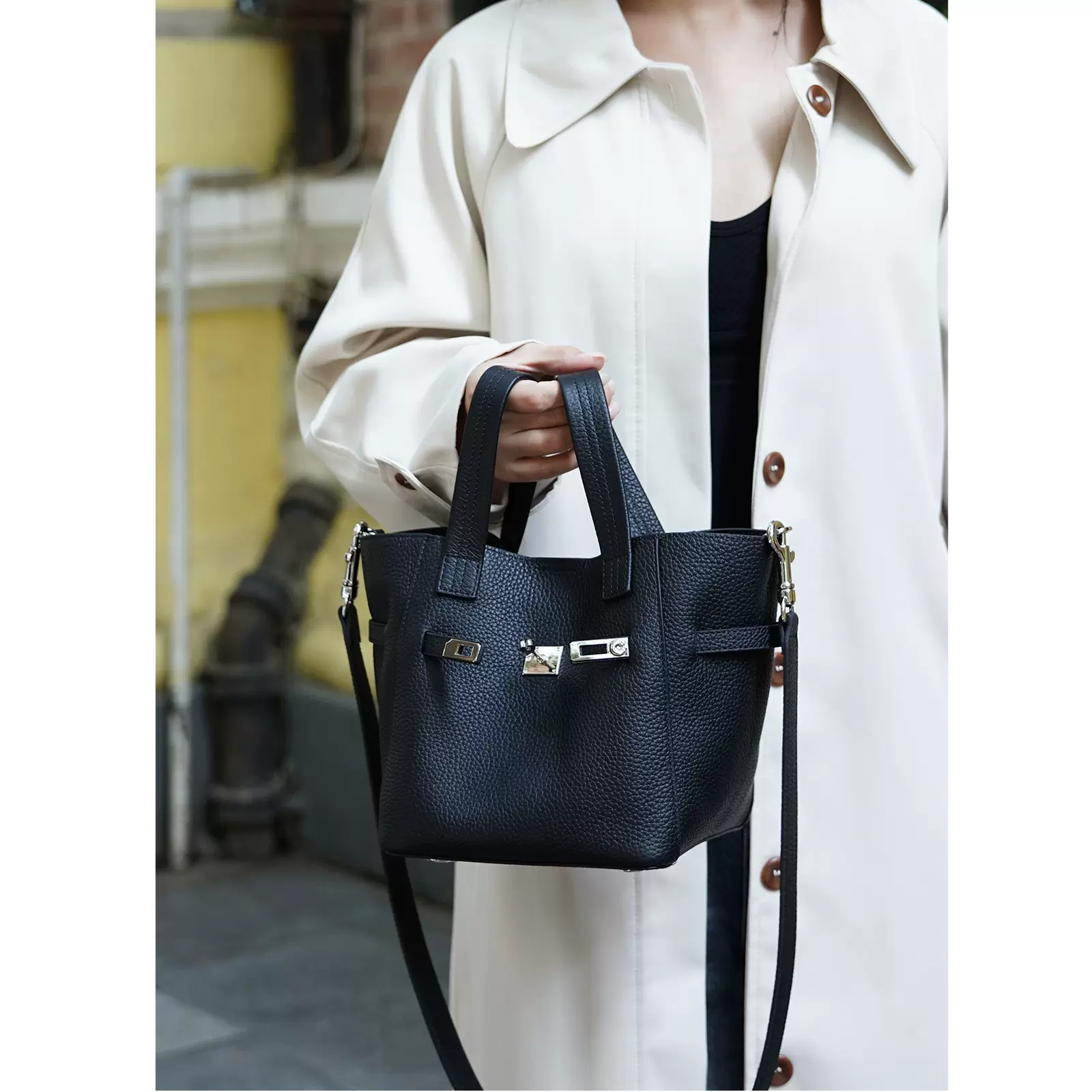 新款锁扣大容量斜挎包菜篮子真皮手提包小众头层2026女中古腋下包