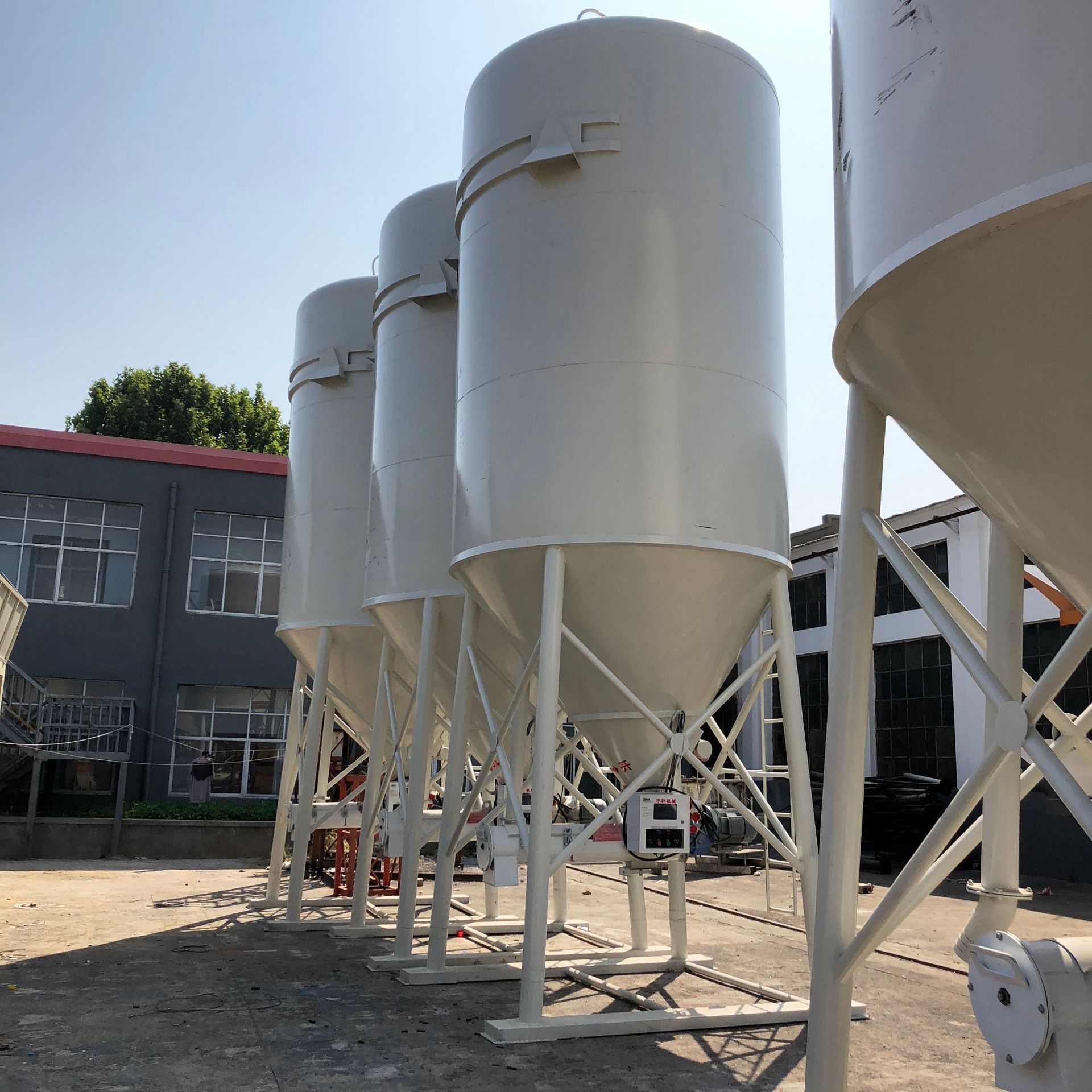 供应干混砂浆储料罐 立式干粉储料罐 小型水泥储料仓 干混砂浆罐