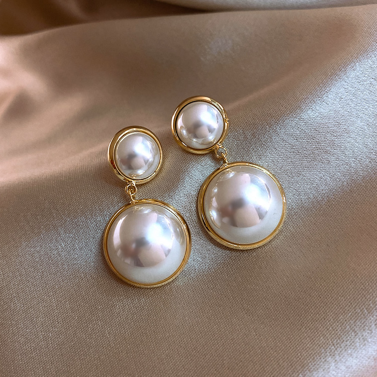 Korean Earrings New Trendy Silver Needle Online Influencer Refined Pearl Earrings High Profile Retro Hong Kong Style Ear Studs Women