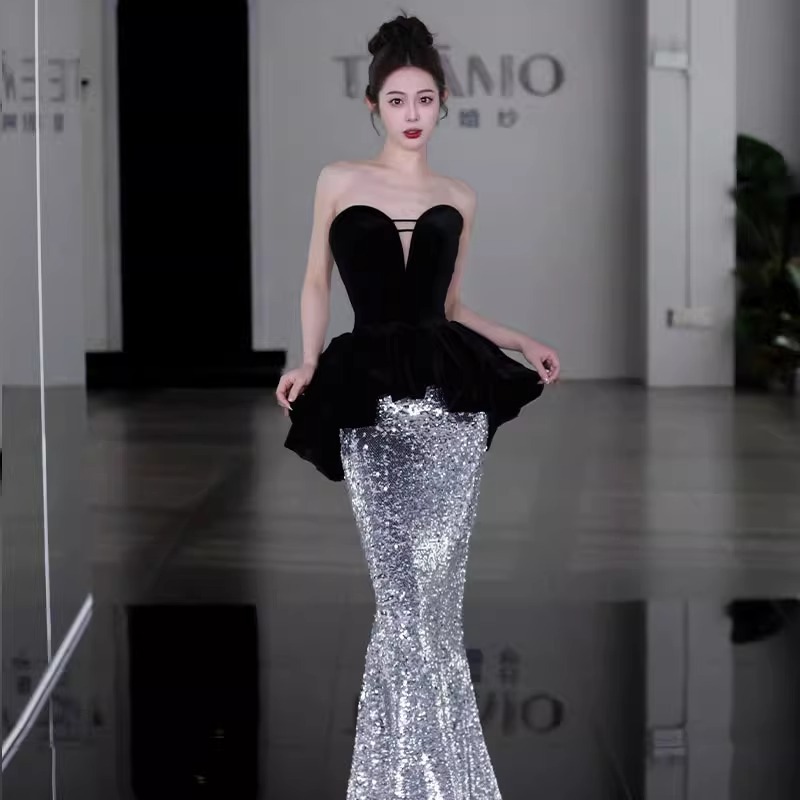 新娘敬酒服法式高级感抹胸名媛鱼尾裙主持人轻奢小众黑色晚礼服女